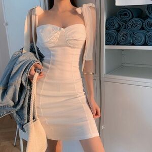 BUNDLE 2 ITEMS FOR $8✨

🌸AMTIOUS strapples bodycon slim dress 🍒